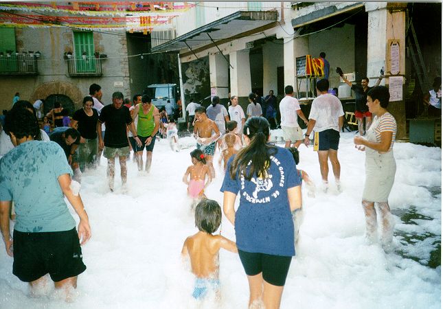 Espuma en la plaza de Vilamitjana