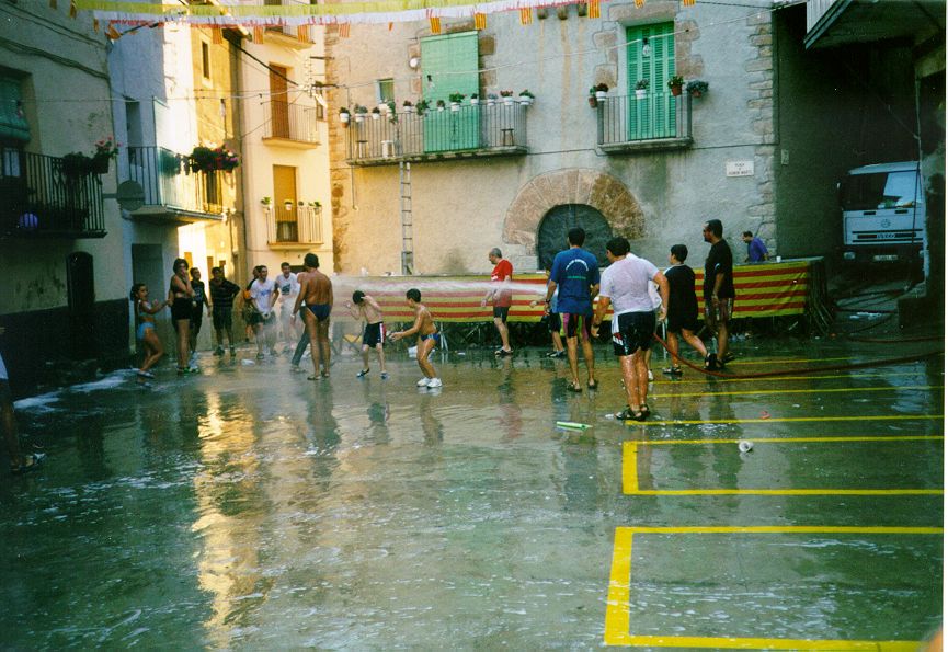 Aqua en la plaza de Vilamitjana